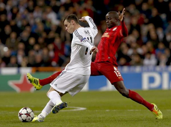 Dostum, meslegi degistir, gencsin daha hem. Yalniz guvenlik gorevlisi falan da olma, herkesi iceri alirsin orada da.