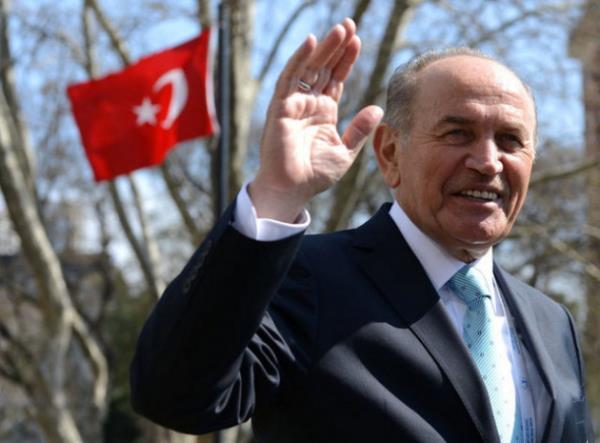 STANBUL... AK Parti'li Belediye Bakan Kadir Topba, 2009'da %44,34 ile kazand. Topba'n bu seimlerde de aday olmas bekleniyor. Yeniden CHP'ye katlan Mustafa Sargl'n de ana muhalefetin stanbul aday olmas bekleniyor. HDP'ye katlan Srr Sreyya nder de aday aday olduunu aklad. MHP'nin aday henz belli deil.