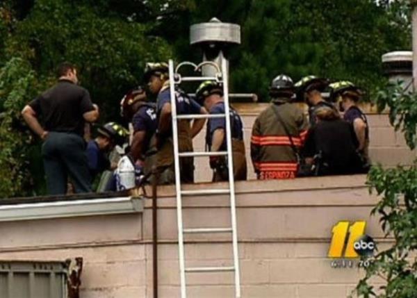 <p><b>8-Havalandrma sisteminde</b></p>    Bir dkkan soymaya alan adamn cesedi bir binann havalandrmasnn iinde bulundu. Sigorta alanlar cesedi Ekim 2013'te buldu. Adamn 48 yandaki Kenneth Avery Smith olduu tespit edildi.