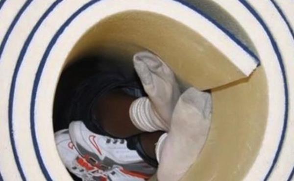 <p><b>1-Jimnastik minderi </b></p>    Kendrck Johnson'n ceseti Ocak 2013'te Georgia Lowndes County Lisesi'nin spor salonunda jimnastik minderine sarl halde bulundu. 17 yandaki gencin mindere dtkten sonra boularak ld dnlyor.