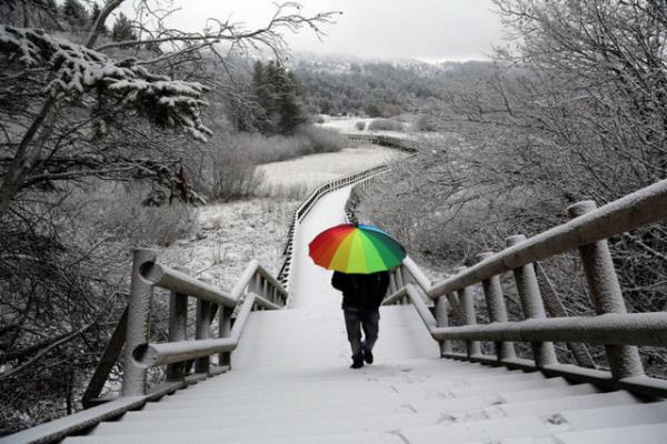 Beklenen kar, Trkiye'nin eitli illerinde etkisini gstermeye balad.