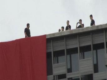 <p>4- Meydan i�inde mi?</p>  Taksim Meydan� konusunda bir halkoylamas� yap�lmayacak.