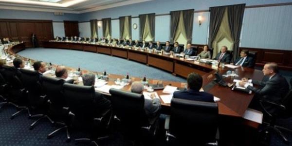 <p>11- AKP’nin plan� ne?</p>  �n�m�zdeki hafta konunun AKP’nin karar alma organ� olan MKYK toplant�s�nda de�erlendirerek �er�evenin �izilmesi �ng�r�l�yor.