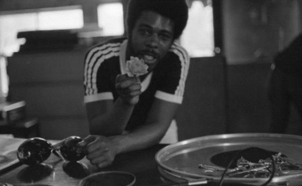 Konusu:1970'lerin Punk mzik Triosu "Death" zerine bir belgesel..