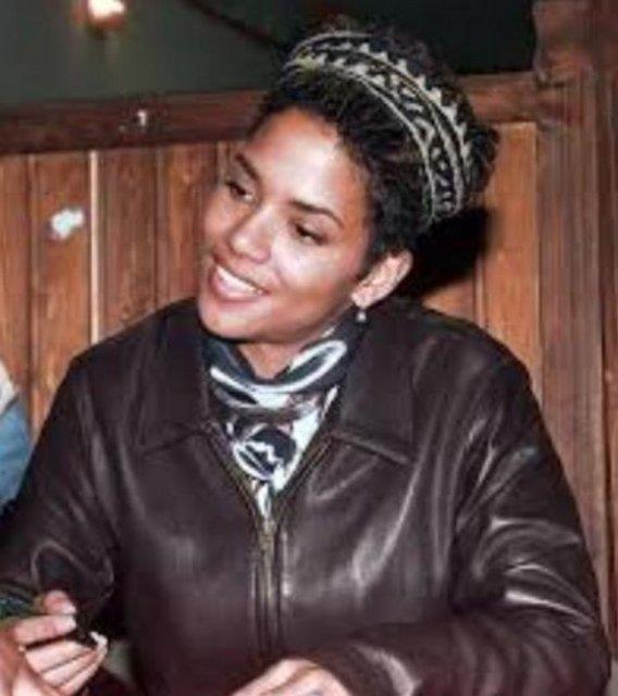 Oyuncu olmak iin New York'a tanan Berry, 1989 ylnda evsizlere kucak aan bir barnakta kald. Daha sonra ABC'in bir dramasnda oynaynca yapmclarn dikkatini ekt