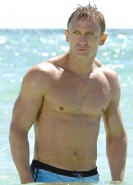 Arkadann evindeki kanepede yaad bir sre.