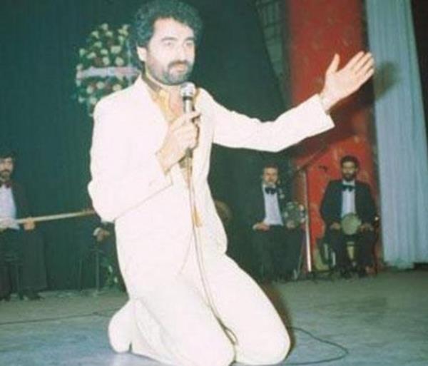 nce Adana'da sonra da Ankara'da pavyonlarda, gazinolarda sahne almaya balad. Kendine rnek ald Ylmaz Gney gibi Anadolu'dan g edip stanbul'u fethetmek amacyla ta topraa altn olan bu kente geldi Tatlses.