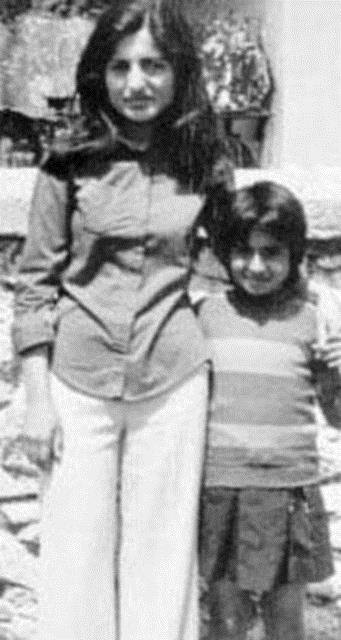 <p><b>EVLERNDE ELEKTRK BLE YOKTU</b></p>    Gl sesi, kendine zg yorumu ve hatta ei benzeri olmayan danslar ile bugn Trkiye'nin tannm yldzlarndan biri Yldz Tilbe.. Onun hayat hikayesi ise kelimenin tam anlamyla bir Yeilam filmi senaryosu gibi...