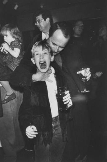 Joe Pesci ve Macaulay Culkin Evde Tek Bana filminin after party'sinde
