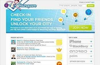 <p><b>FourSquare</b></p>  Eer btn dncelerinizi Facebok ve Twitter?dan paylamak zire yeterli gelmiyorsa, ite karnzda korkun sosyal paylam sitesi FourSquare. Nerede olduunuzu sylemek yerine cep telefonunuzdaki GPS cihazn kullanp adresi yaynlyorsunuz. Mahallenizdeki Starbucks?a en ok giden insan olmann dllendirildii kendini beenmilik nesline katlmann bir dier arac. 2009 ylnda lansman yaplan FourSquare?in u an bir milyon kullancs var. Yaknda 500 milyon kullancya erimesi planlanan Facebook?un yannda devede kulak kalr ancak btn sosyal paylam sitelerinde olduu gibi burada da rakamlar gn getike artyor.