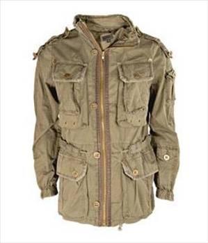 Parat ceket Akas bunun nereye gidecei ok belli. Son hzla aa. 1912 ylnda Alman mucit Franz Reichelt tarafndan icat edilen parat ceketin lansmann Reichelt Eiffel Kulesi?nden atlayarak yapt. Sonu? Parat almad, Reichelt ld.