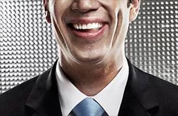 <p><b>Glmseme kontrolleri</b></p>  Mutlu olun, aksi takdirde sonularna katlann. Japonya?nn Keihin Electric Express Railway irketi, bir yazlm kullanarak sabahlar alanlar glmsele kontrolne tabi tutmaya balad. Yazlm, alanlarn glmsemelerini 0 ile 100 arasnda puanlyordu. Daha salaka olabilmesi iin, alanlar gn iinde motive etmesi adna ?ideal bir glmseye? ait resmi yanlarnda tamalar gerekiyordu.