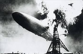 Hidrojen balonlar Hindenburg, 1931?de tasarland zaman, reticiler balonu uurmak iin helyum yerine hidrojen kullanmak gibi bir seim yapt. Hidrojen hem daha ucuzdu hem de bulunmas daha kolayd ancak maalesef fazlasyla yanc bir gazd. 1937 ylna gelindiinde gazn bu zelliinin bir sorun olduu ortaya kt. Balon 36 saniye iinde alev alp yere akld ve hidrojen balonlarnn da sonunu getirdi. Bugn mehur Goodyear balonlar da dahil bu tr aralar uurmak iin helyum kullanlyor.
