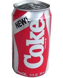 <p><b>Yeni Cola</b<</p>  Pazarlamaclarn bilmesi gereken bir ey var: Tketicilerin bir rne hissettikleri duygusal ballkla aka olmaz. zellikle de bu rn 99 yandaki Coca Cola?ysa. Cola?nn 23 Nisan 1985?te piyasaya srlen ?daha yeni, daha tatl? versiyonu lezzet testlerinde baarl oldu ancak gerek dnyada tam bir hayal krklna dnt. Cola?nn hayranlarndan gelen telefonlar, mektuplar ve abartl ikayetlerle birka hafta iinde Yeni Cola piyasadan kaldrlp eskisi kutularn ve ielerin zerindeki ?klasik? ifadesiyle yeniden piyasaya srld. Bylece tketiciler de eski aklarna yeniden kavumu oldu.