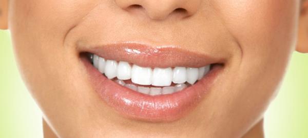 Halk arasnda <b>"Hamilelik srasnda bebein kendisi iin gerekli olan kalsiyumu annenin dilerinden alarak annesinin dilerinin abuk rmesine yol at, bu sebepten tr anne adaylarnn di kaybna urad"</b> eklindeki dnce bilimsel bir gerei yanstmyor. En nemli deiiklik strojen ve progesteron hormon dzeylerindeki arttr. Bu durum, diler zerindeki plak birikiminin artmas ile balantldr.