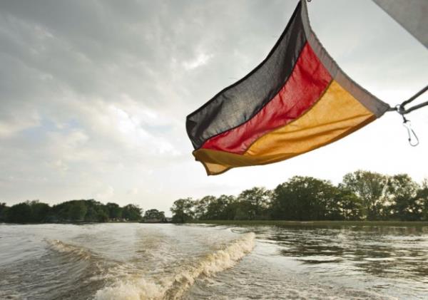 <p><b>ALMANYA</b></p>  2013 marka deeri:4,002 milyon $  <p>2012 Marka deeri:  3,903 milyon $</p>