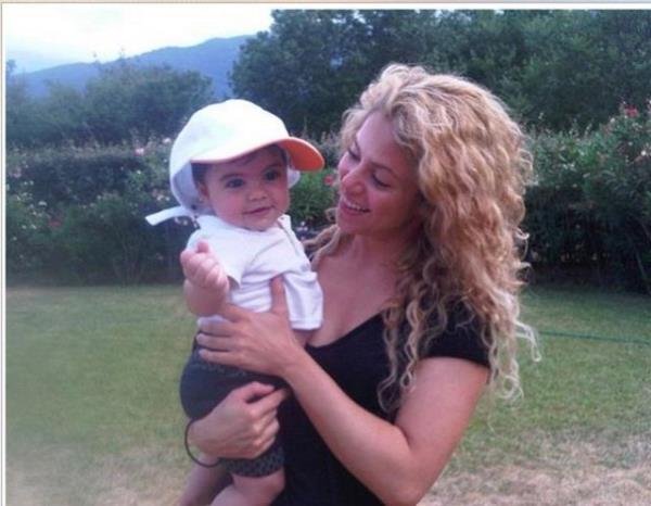 Dnyaca nl arkc Shakira ve Barcelona'nn yldz oyuncusu Gerard Piquet'nin getiimiz yl dnyaya gelen oullar Milan, sevimliliiyle Seven Harper'n poplerliini sollad.