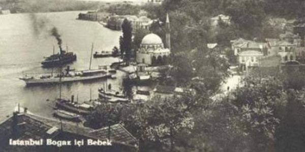 deti zere yarm bardak maden suyuna kartrlm stn itikten sonra, 'Hamdolsun Yarabbi! Daha iyiyim.' deyip Mfika Hanmn yardmyla yatak odasna girdi ve yavaa yatana uzand...