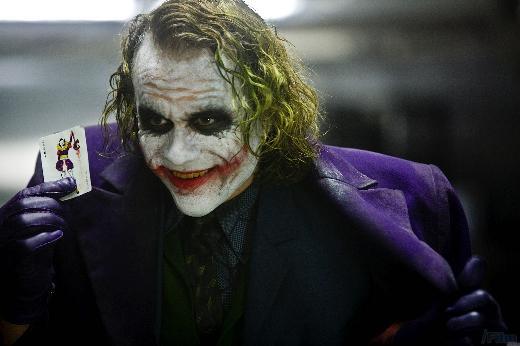 <p><b>HEATH LEDGER</b></p>    Ledger, Joker roln canlandrd Kara valye filmini gremeden yaama veda etti.