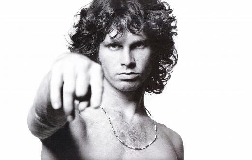 <p><b>JIM MORRISON</b></p>    The Doors grubunun solisti, sz yazar, besteci ve air Jim Morrison, 27 yandayken Pariste bir otel odasnda son nefesini verdi.     <p>Morrison, birka kuan zerinde silinmez izler brakt.</p>