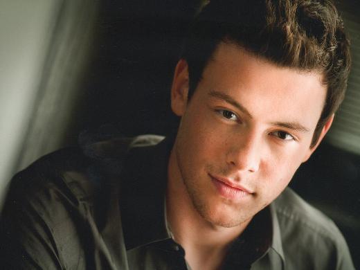 <p><b>CORY MONTEITH</b></p>    Trkiyede de ok sevilen Glee dizisinin yldz Cory Monteith, Kanada'da bir otel odasnda l bulundu. 31 yandaki aktr, eroin ve alkol kartrd iin yaamn yitirdi.