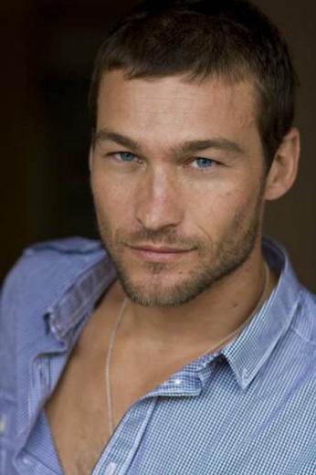<p><b>ANDY WHITFIELD</b></p>    "Spartacus" dizisini efsane haline getiren barol oyuncusu Andy Whitfield lenf kanserine yakaland. Kansere yakalannca diziden ayrlan Whitfield, 39 yanda yaama veda etti.