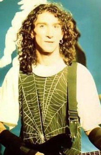 Daha sonra Grup Vitamin ile birlikte kendini T�rkiye'deki her kesime sevdirdi.