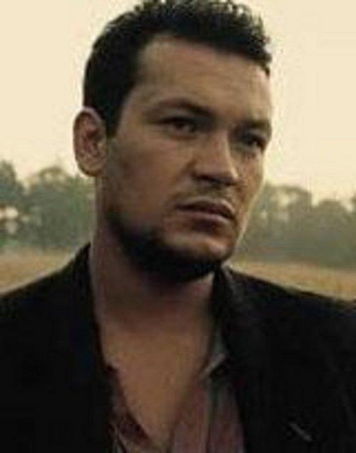 Toprak, Kasaba, May�s S�k�nt�s� ve Mehmet Ali Toprak Uzak'�n ba�rol oyuncusuydu.