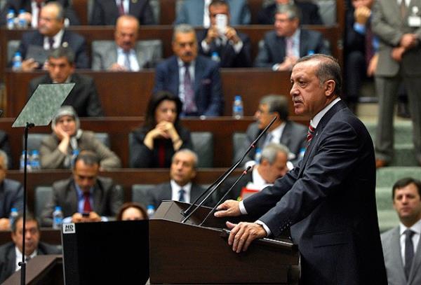 2005 ylnda ilk engelli kanununu biz karttk. Engelliler iin yaplacak dzenlemeleri anayasa hkmne biz baladk. 2013'te yasa ve mevzuattaki engelli kardelerimizi rahatsz eden ifadeleri karttk. zel eitim kurumlarnda, snflarda, engelli renci says buralar zellikle sylyorum. Birilerinin bu ilerde nasl istismar yaptn ortaya koymamz lazm. Bugne kadar gelen iktidarlarn istismarlar ortadadr.