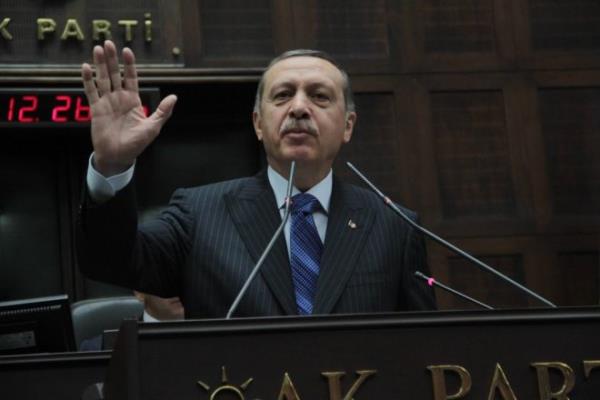 <p><b>2002'DE BR ENGELL AYDA 24 LRA MAA ALIYORDU</b></p>    2002'de bir engelli kardeimiz 24 lira. Yanl duymadnz ayda 24 lira maa alyordu. u anda engellilik durumuna gre 564-725 lira arasnda deme yapyoruz.  <p>Engelli kardelerimizin bazlarnn bakmnn sabr istediini biliyoruz. Bunun iin evde bakm ayl uygulamas balattk. Ailelere 403 lira demeye baladk. u anda 703 lira dyoruz. 11 yl nce 30 engelliye bir bakm eleman dyordu, 6 engelliye bir bakm eleman hizmet veriyor.</p>