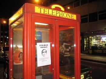 <p><b>Rya srf teorisi:</b> Bu konudaki en ilgin teori! En ok ilgi gren gr de yine bu. Ama elbette bilimsel adan en az doruluk pay tayan teori de yine rya srf teorisi...</p>    Teoriye gre bu adam, insanlarn ryalarna grmeyi baaran, gerek hayattan bir insan. Psikolojik zel yetenekleri sayesinde buna muktedir biri!