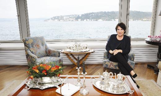 Oralar bana gre deil. Ben stanbul'un, bu gzel evimin hayranym. "Bu manzaraya baktka mrm uzuyor" dedi.