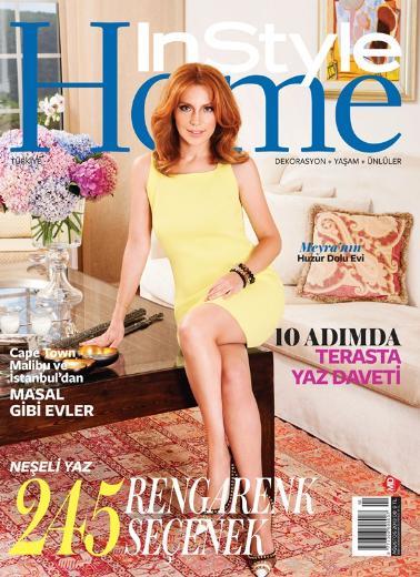<p><b>KORUDA TATLI HAYAT</b></p>    Meyra, ei Mehmet Ali Ilcak ve olu Kemal'le Beykoz Konaklar'nda mstakil bir villada yayor. Dmi-klasik dekorasyonu ile ne kan evi batan sona kendi dekore eden arkc, renkli ayrntlarla dolu smscak bir yuva yaratm. InStyle Home dergisi o scak eve konuk oldu.
