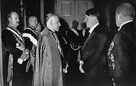 <b>Papa Pio XII ve Hitler</b>
