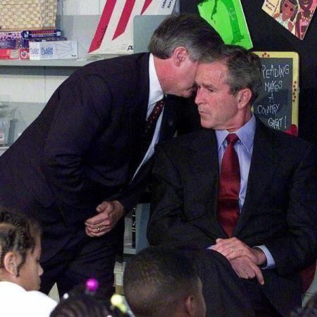 <b>George Bush'a �kiz Kulelere sald�r� yap�ld��� bilgisi verildi�i an...</b>