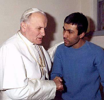 <b>Papa John Paul ve onu �ld�rmeye �al��an Mehmet Ali A�ca</b>