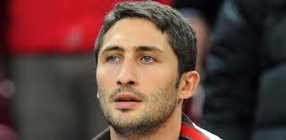 Ya abi o deil de Sabri harbi gldrd yaa.. Topa yenge gibi yan yan geldi.. Komedi SABR