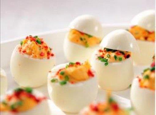 Yumurtann besleyici deerinin yan sra ucuz ve kolay ulalabilir, kolay hazrlanr olmas, kolay inenmesi ve sindirimi nedeniyle tm ya grubundaki bireyler iin tercih nedeni olduunu ifade eden nan, sofralarda omletten tatllara kadar birok yemek tarifinde nemli yeri olan yumurtann bu yemekleri hem besin deeri hem de lezzet asndan zenginletirdiini syledi.