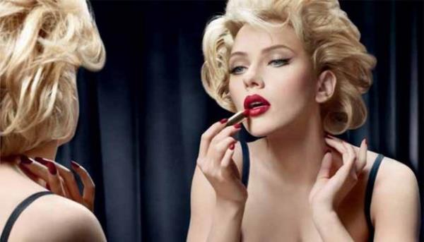 <p><b>1-KANSER RSKN ARTIRIR</b></p>   Hibir neden kozmetik rnleri kullanmamanz iin yeterli deilse bu yeterli olacaktr. Kozmetik rnlerin en byk etkilerinden biri de lme neden olan kanser riskini arttrmas.