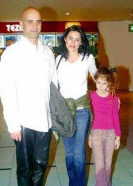 Artk gen kzla adm atan Derin'in ocukluk fotoraflarndan biri...