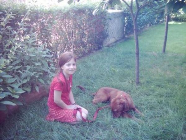 Bir sredir ekranlardan uzak olan Zeynep zkaya imdilerde 15 yanda ve lise rencisi.