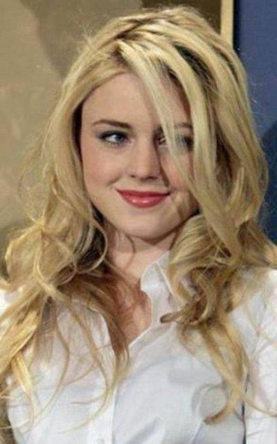 Bu gzel gen kz Lorraine Nicholson...