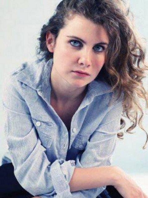 2002'de yaynlanan dizide evin kk kz rolyle nlenen Tatari, yeni imajyla bydn kantlyor...