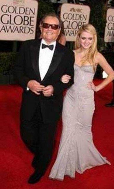 Lorraine Nicholson nl aktrn drt ocuundan biri. Zaman zaman babasyla krmz halda boy gsteren gen kzn annesi de bir model ve oyuncu olan Rebecca Broussard...