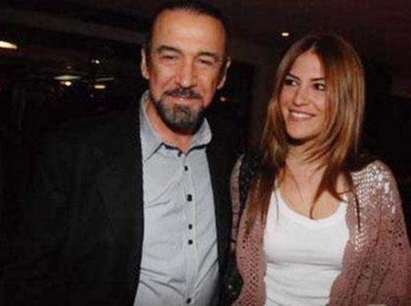 Yamur evlilikleri oktan sona eren annesiyle de babasyla da gryor...