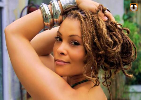 Amerikal Hip hop sanats Gina Loring'in Edirne'de verdii cretsiz halk konserine hi kimse gitmeyeli 3 yl oldu.