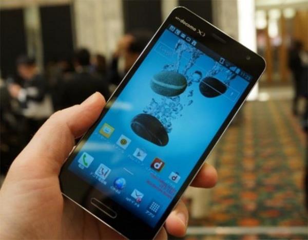 Telefonunuzun "Ayarlar" ksmndan, nce "Yedekle ve Sfrla" seeneine daha sonra da "Fabrika Ayarlarna Sfrla" blmne gelin.