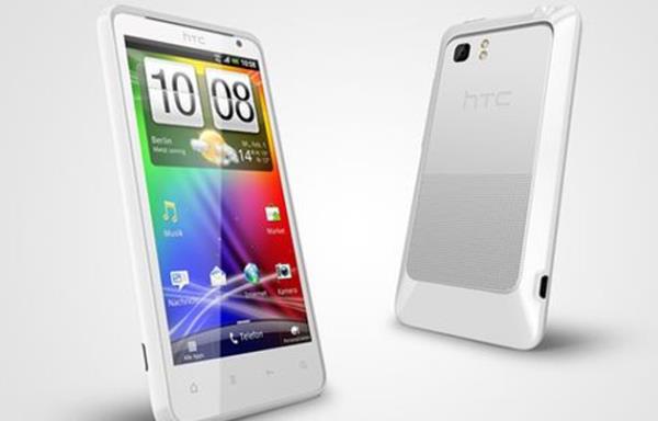 <p><b>HTC Velocity</b></p>    lk LTE ceplerden biri olan HTC Velocity, nedense tasarm konusunda pek de zen gsterilmie benzemiyor. Arka yz tuhaf bir plastik ve alminyum karm.