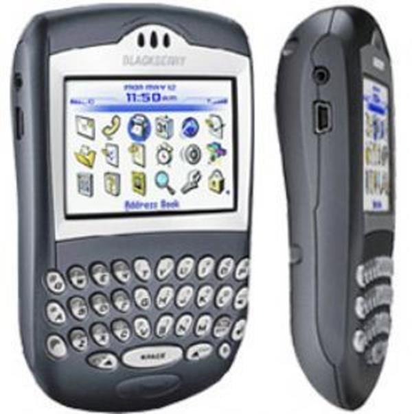<p><b>RIM BlackBerry 7290</b></p>    Zamannda RIM olarak bilinen Kanadal BlackBerry firmas, 2004 ylnda genlere hitap etmek iin haval cepler retmeye alyordu. Beklediklerinin aksine bu tasarm genleri kard.