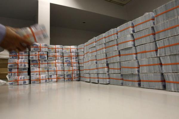 Odada s�cakl���n artmas� halinde pencereleri a�mak yerine radyat�r muslu�unu k�s�n.